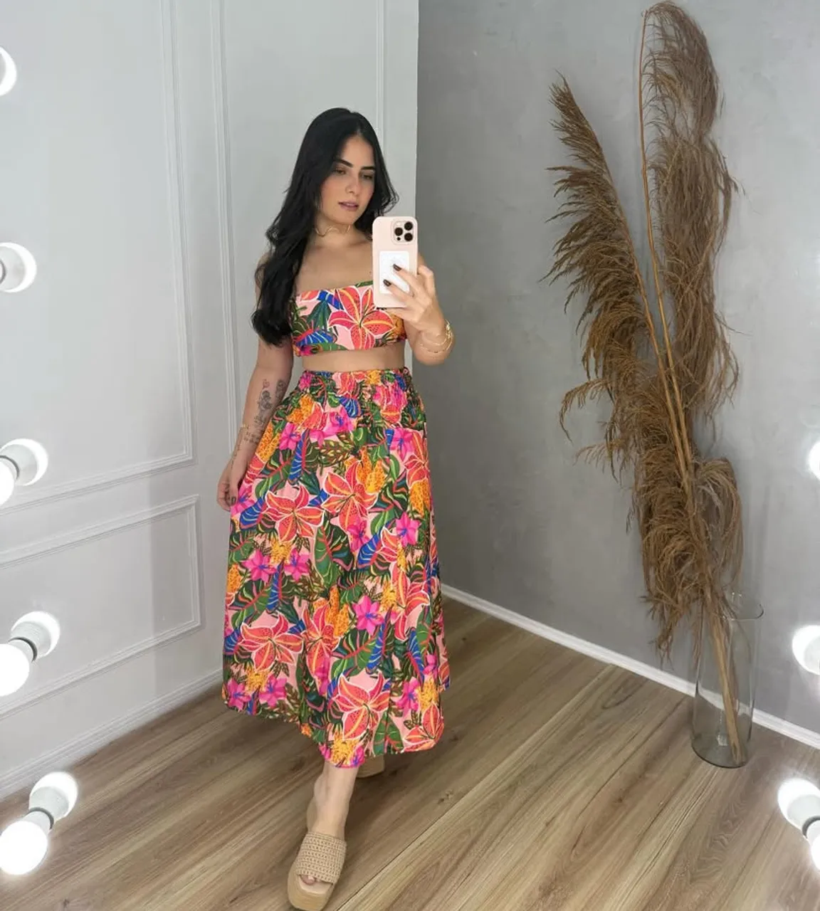 Conjunto Floral Tropical Saia Midi e Top