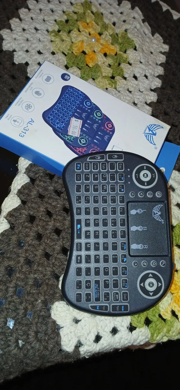 Teclado Wireless com Touchpad para Smart TV - Novo