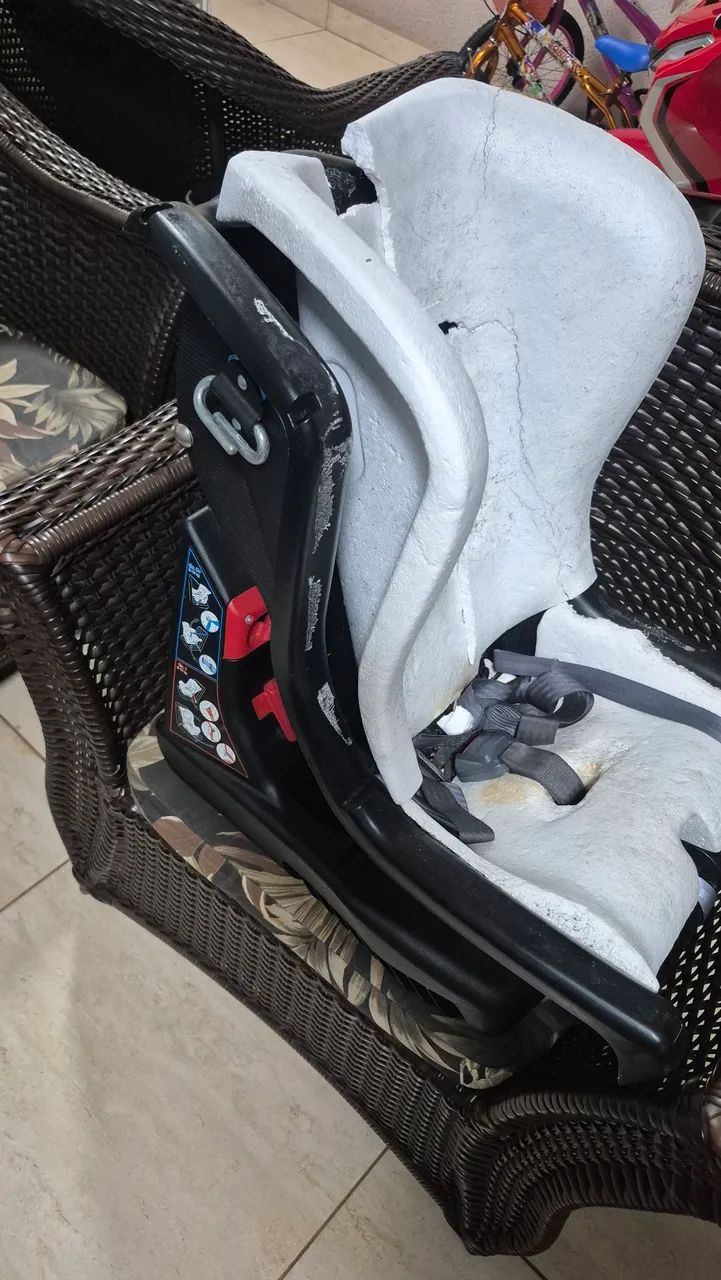 Cadeirinha marca chicco, valor 200.00 reais. - Foto 2