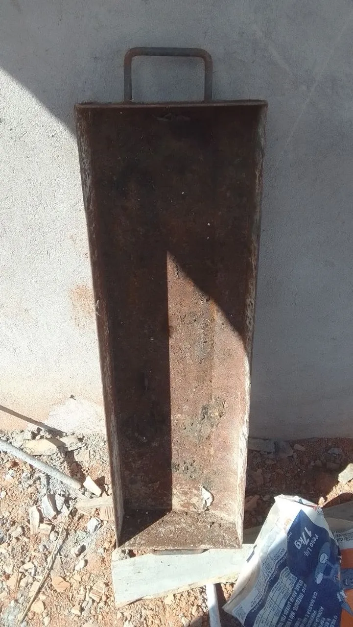 Calha de aço para construção