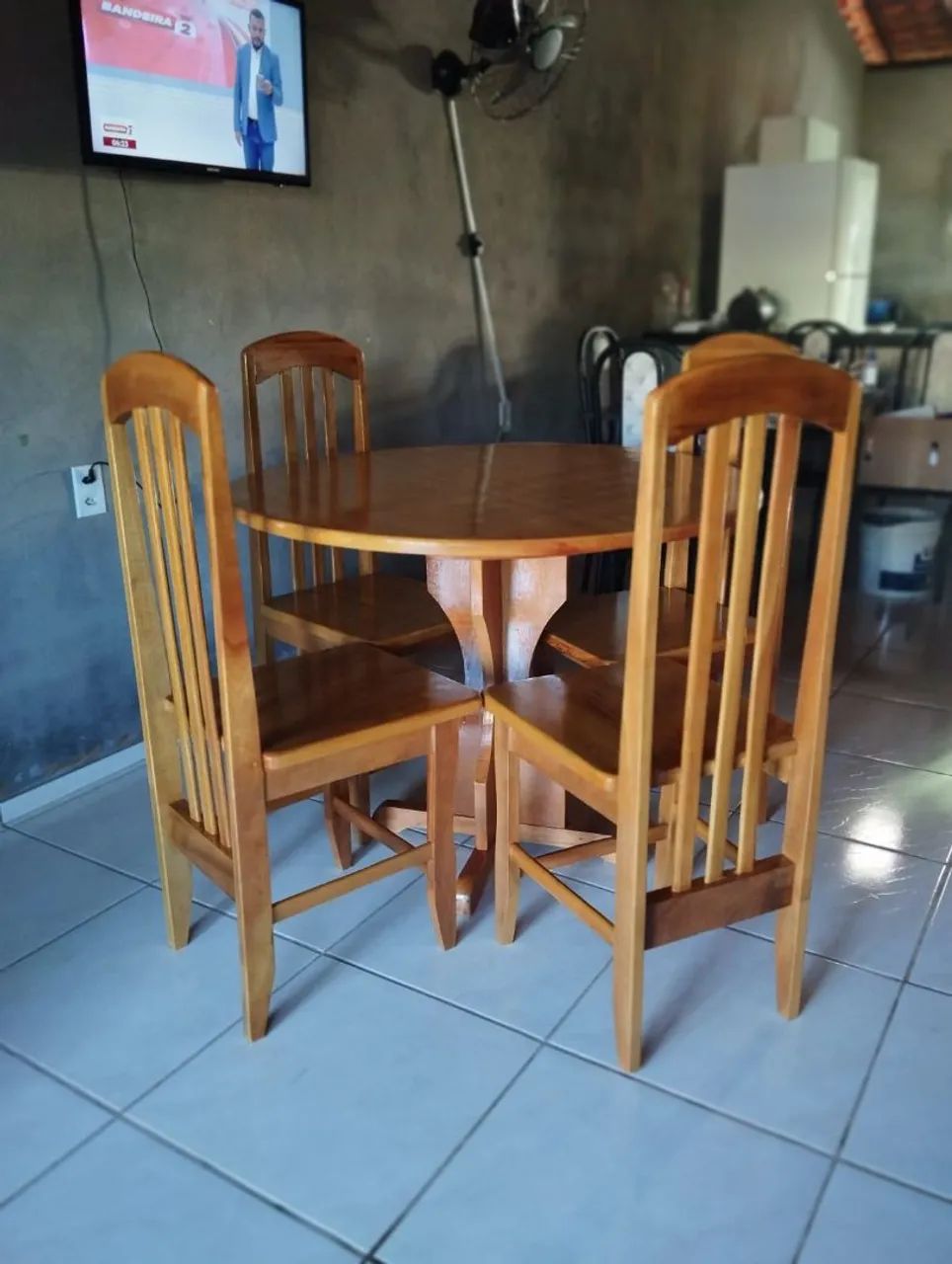 Mesa de Jantar de Madeira - Foto 4
