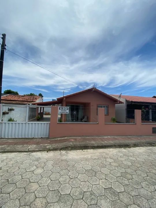 Alugo Casa com Piscina - Praia de Palmas/SC ? - Foto 2