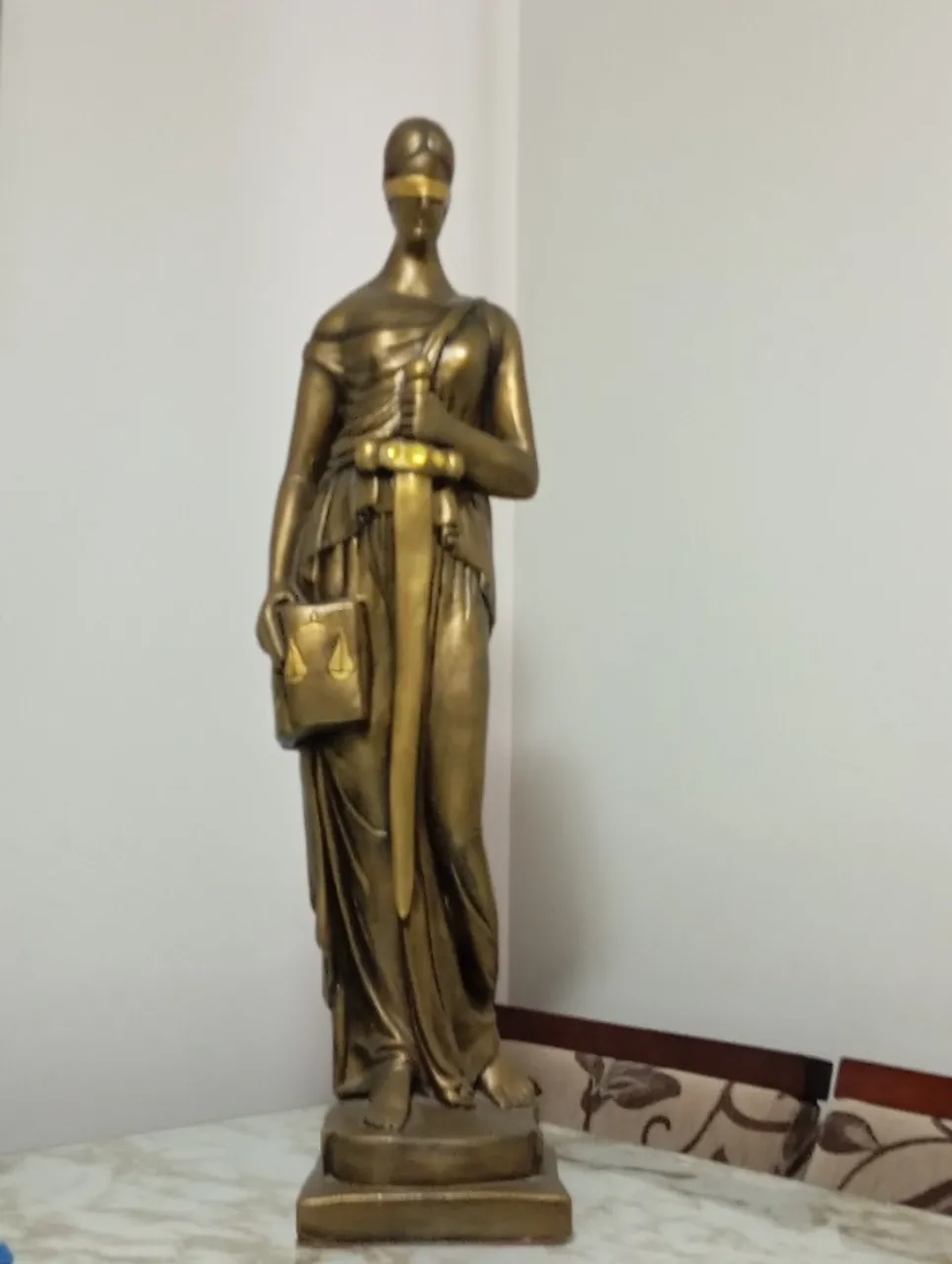 Estátua Themis