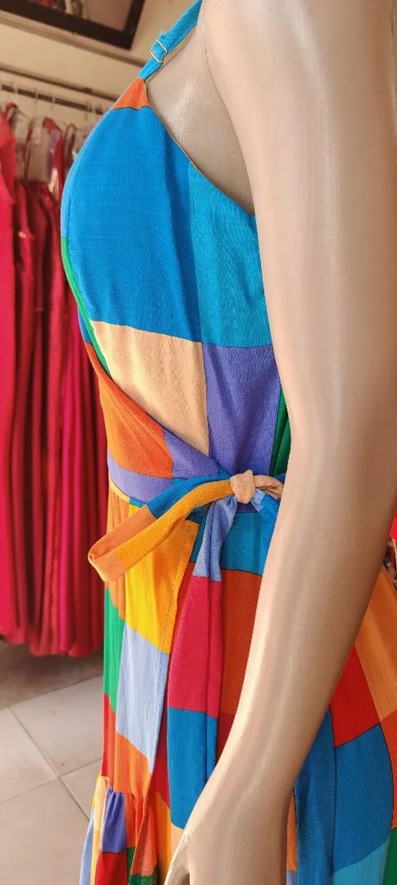 Vestido Colorido Retrô - Foto 4