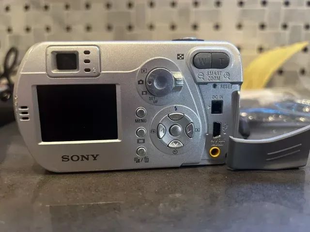 Câmera Fotográfica Sony Cyber-shot P32 3.2 Mp Usada - Foto 6
