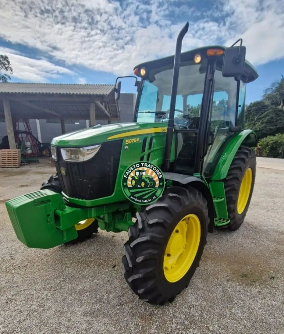 TRATOR AGRÍCOLA MARCA JOHN DEERE 5078E 
