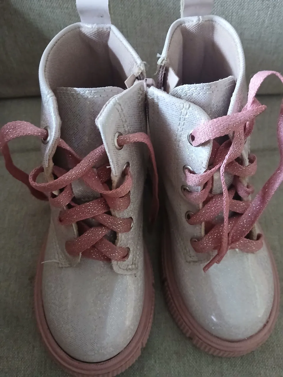 Botinhas infantis rosa com glitter