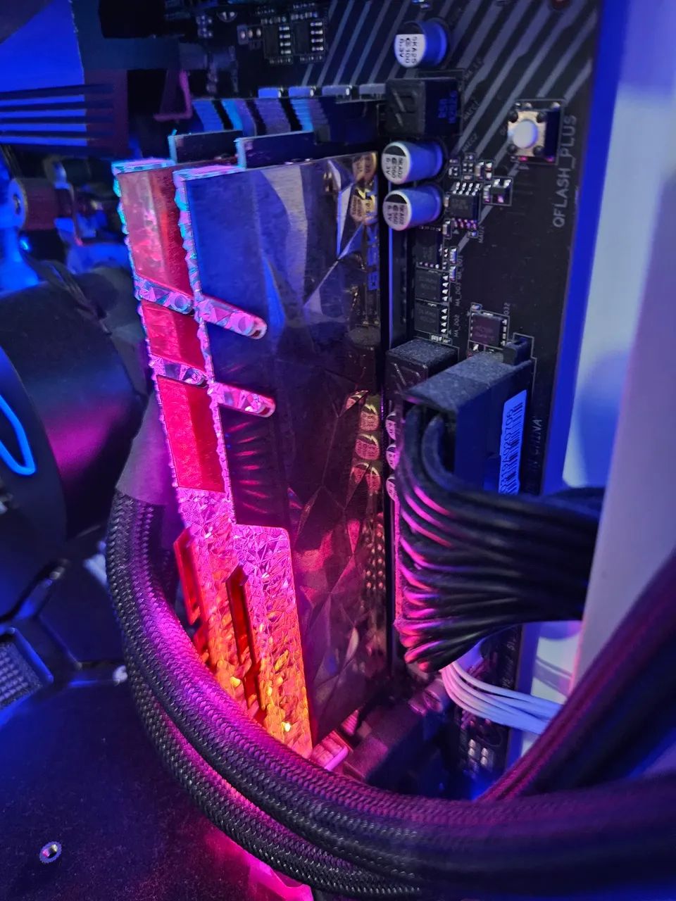 KIT Ryzen 9 5900x + placa mãe x570 Aorus Pro + 32gb ram CL 14 14 14 - Foto 3