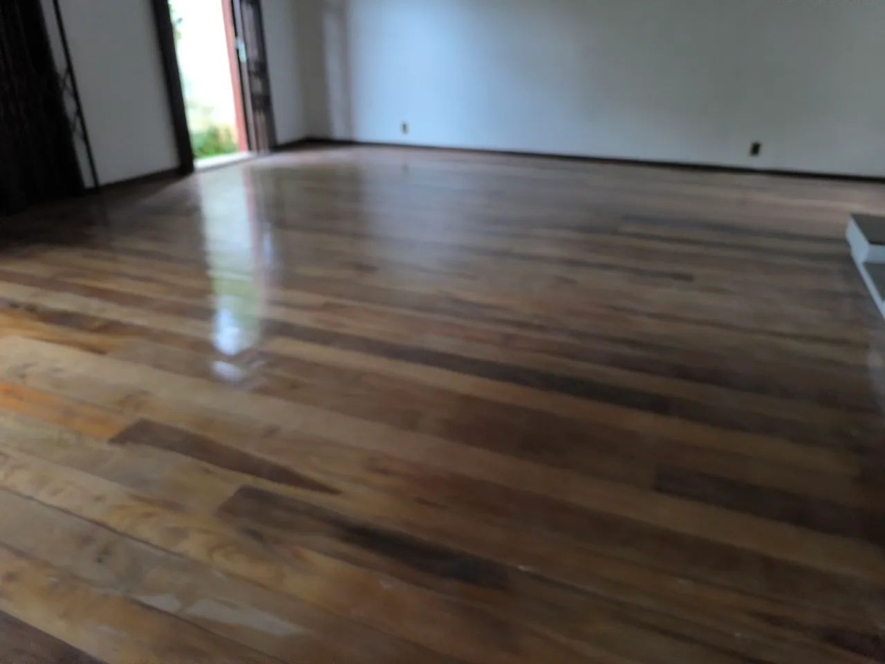 Piso de madeira maciça