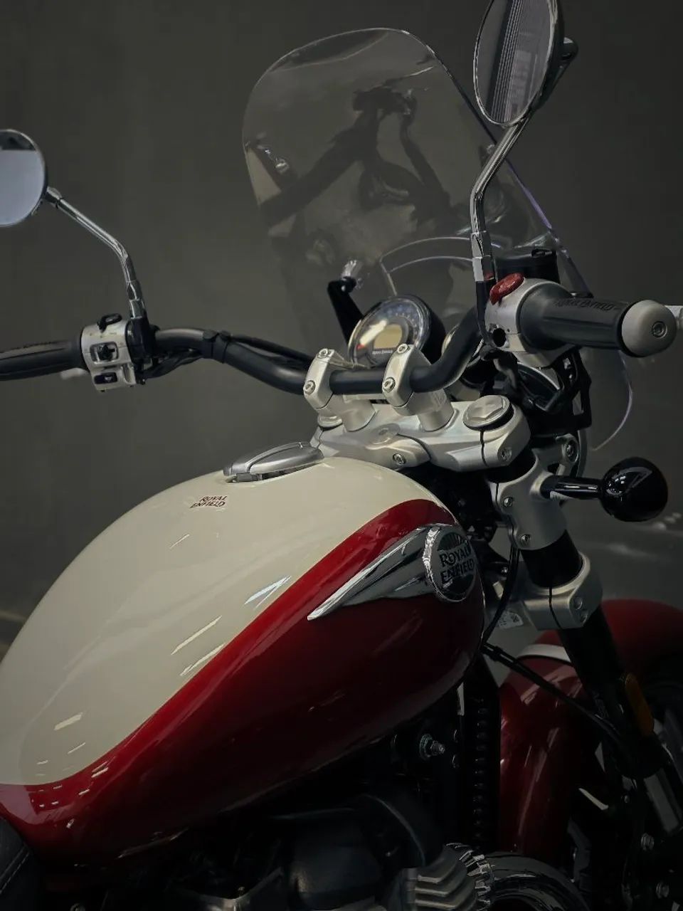 Super Meteor 650Cc Celestial Red - Duvallyer Rodrigues  - Foto 4