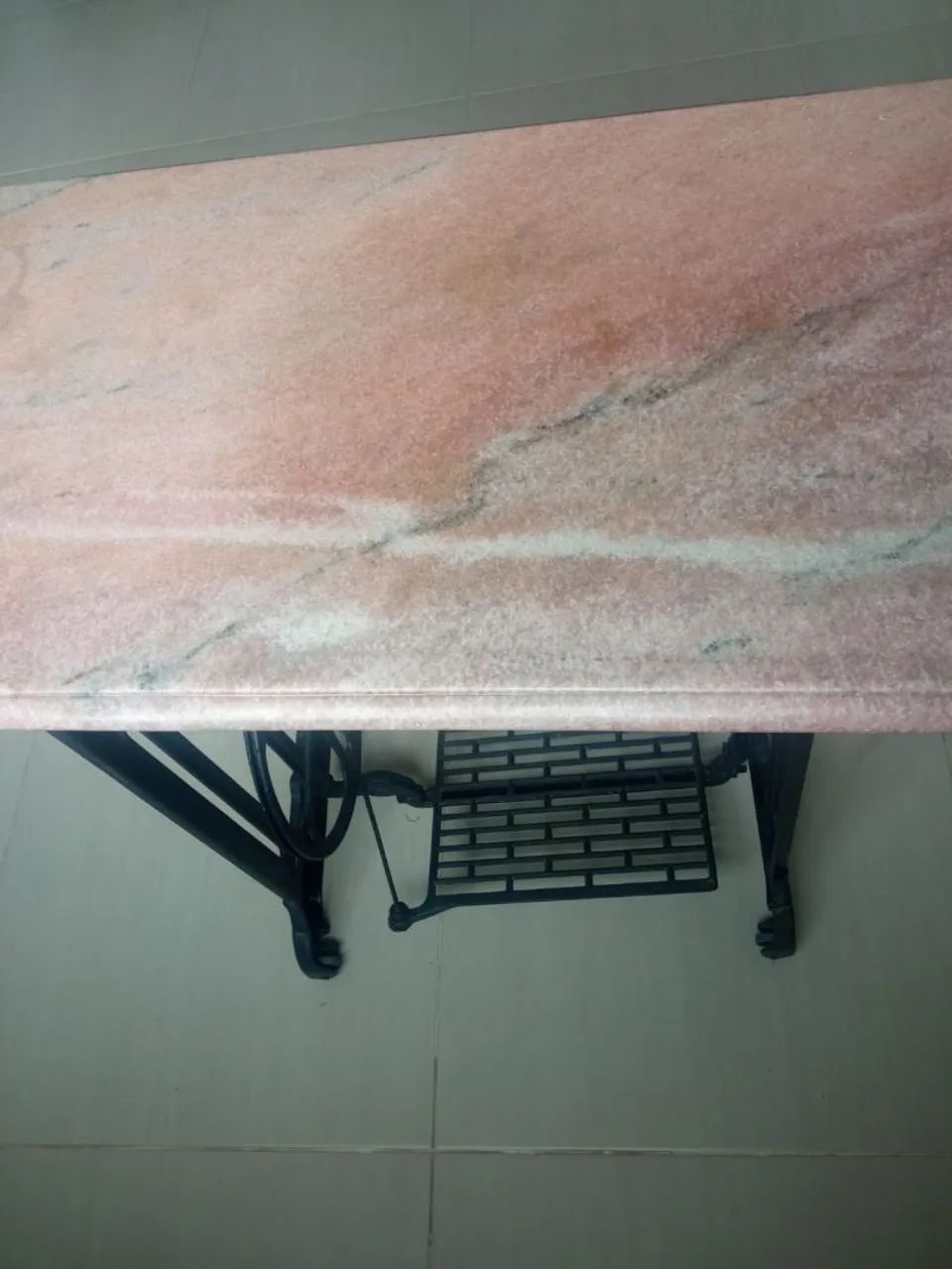 Mesa para maquina de costura antiga com pedra64962115239554122