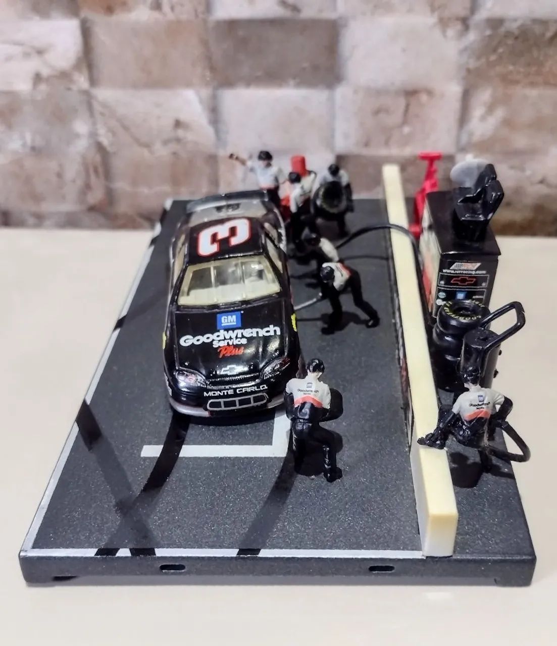 Miniatura Diorama Nascar Pit Crew Dale Earnhardt 1999 Hasbro 1/64 - Foto 2