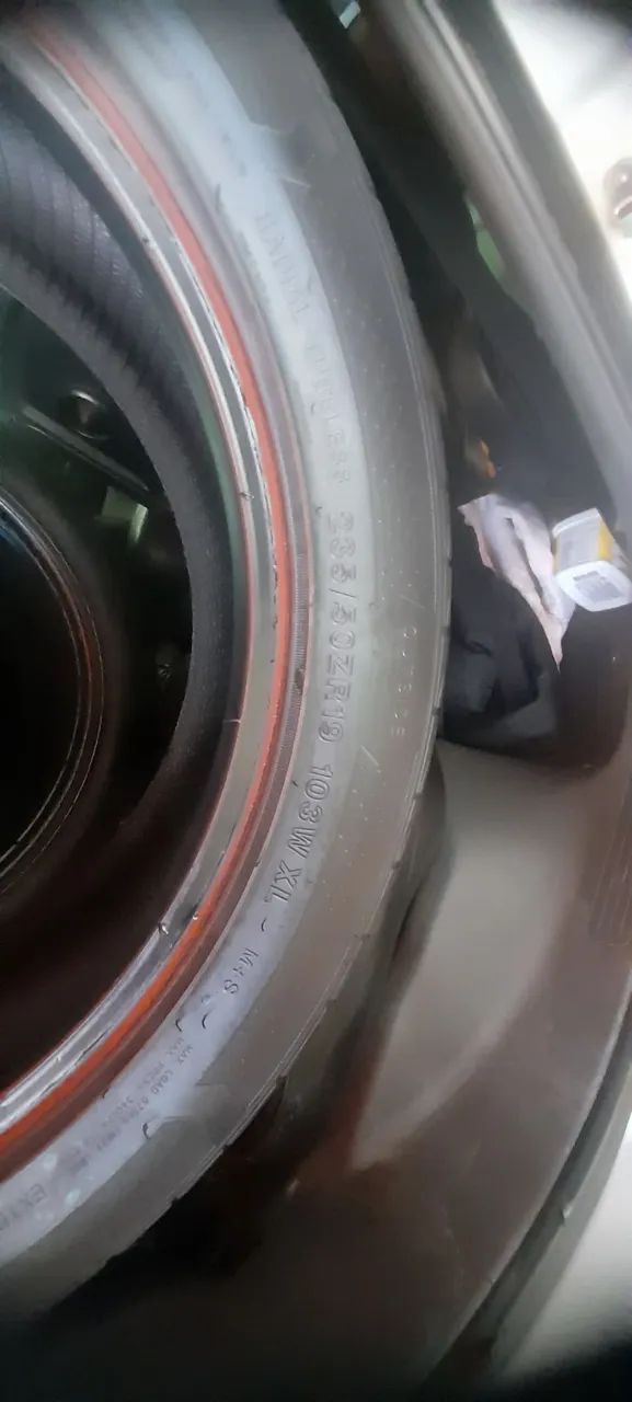 VENDO PNEUS ARO 19 235/50 ZR19 103 W XL EM BOM ESTADO. - Foto 4
