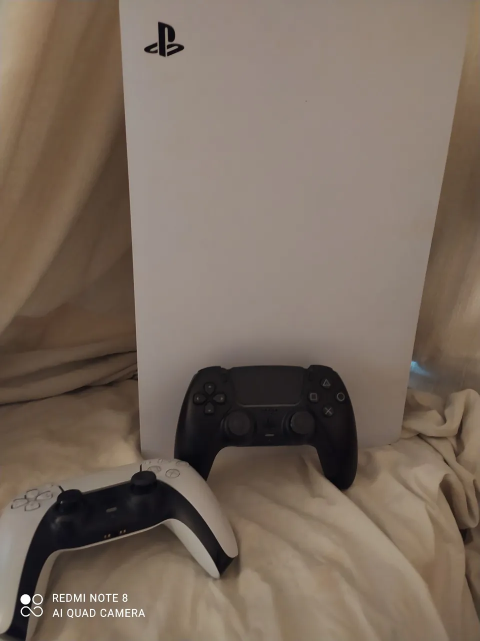 PlayStation 5 (PS5) com 2 Controles - Novo!