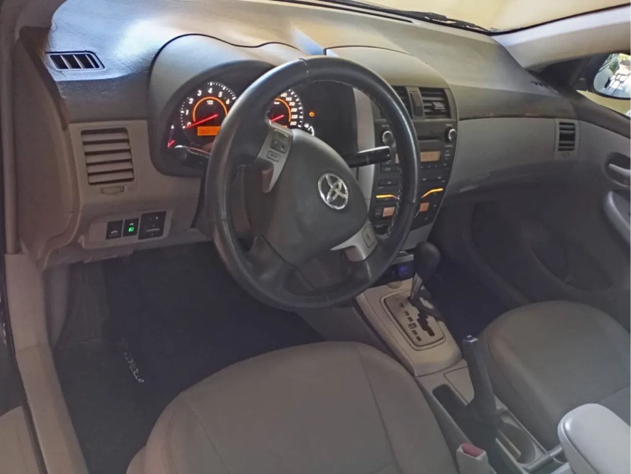 COROLLA 1.8 GLI AUTOMÁTICO 09/10 - Foto 4