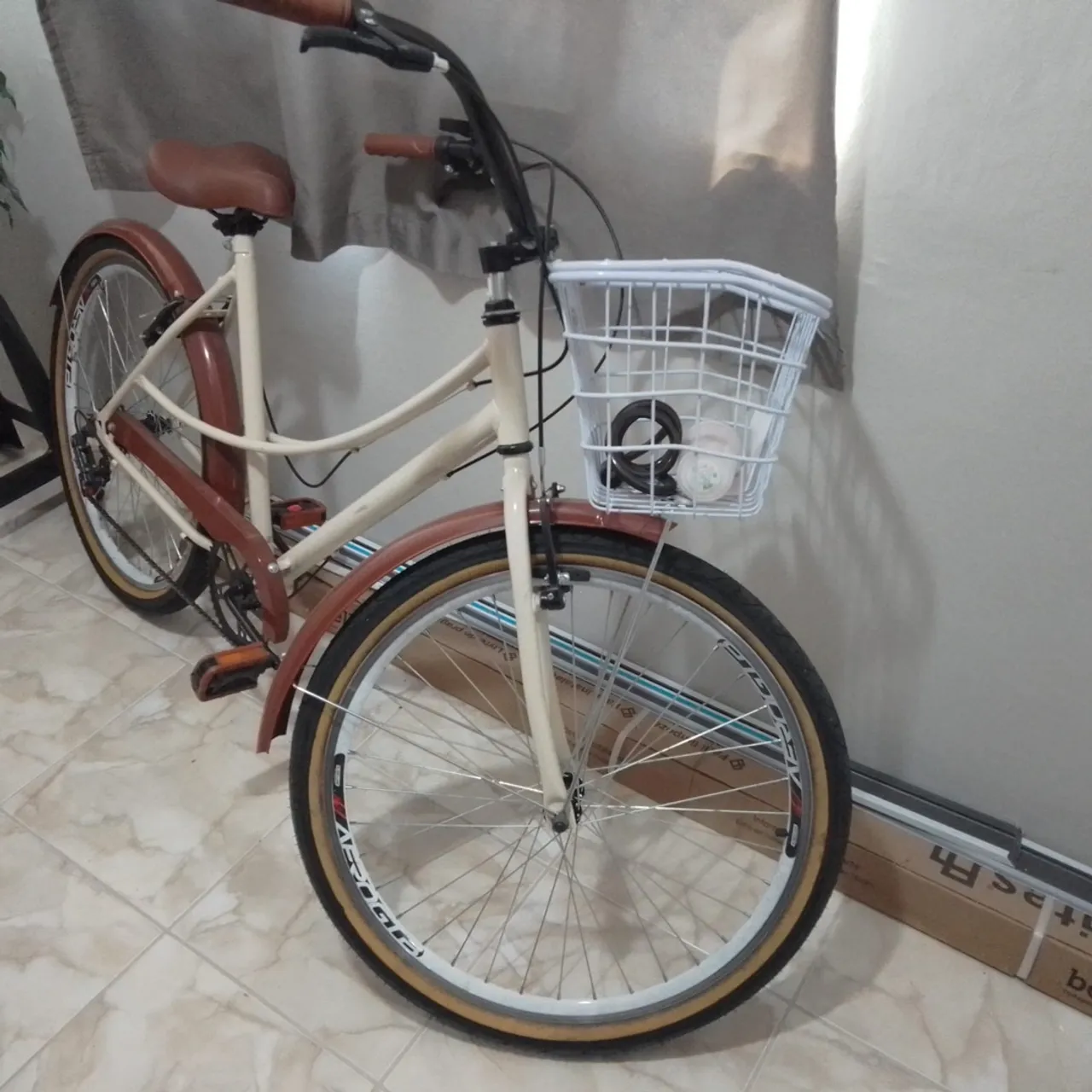 Bicicleta com Cesta - Perfeita para Passeios!