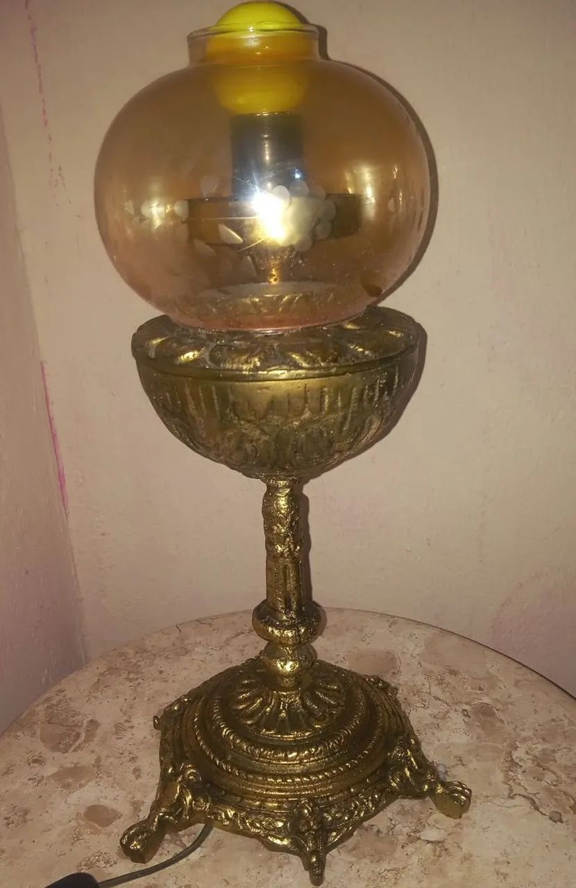 Par de Abajur de Mesa Dourado com cúpula de Vidro