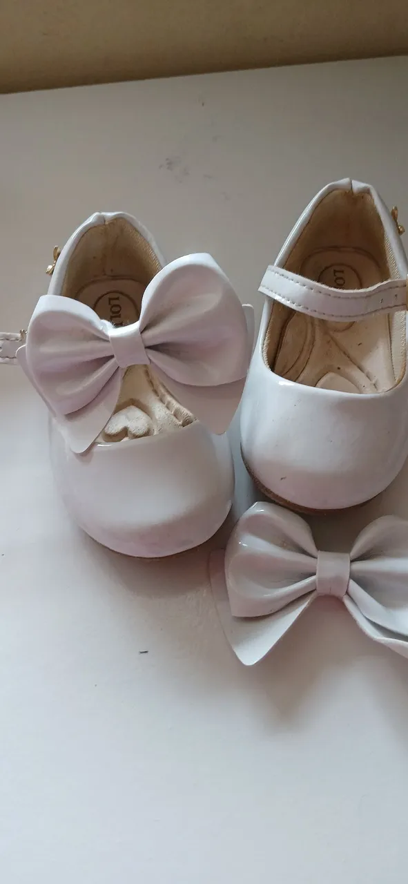 Sapatos de bebê com laço