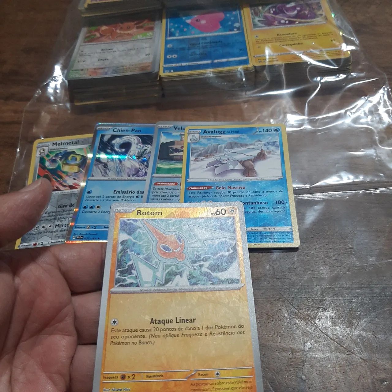 Lote 500 Cartas Pokemon Brilhantes - Foto 3