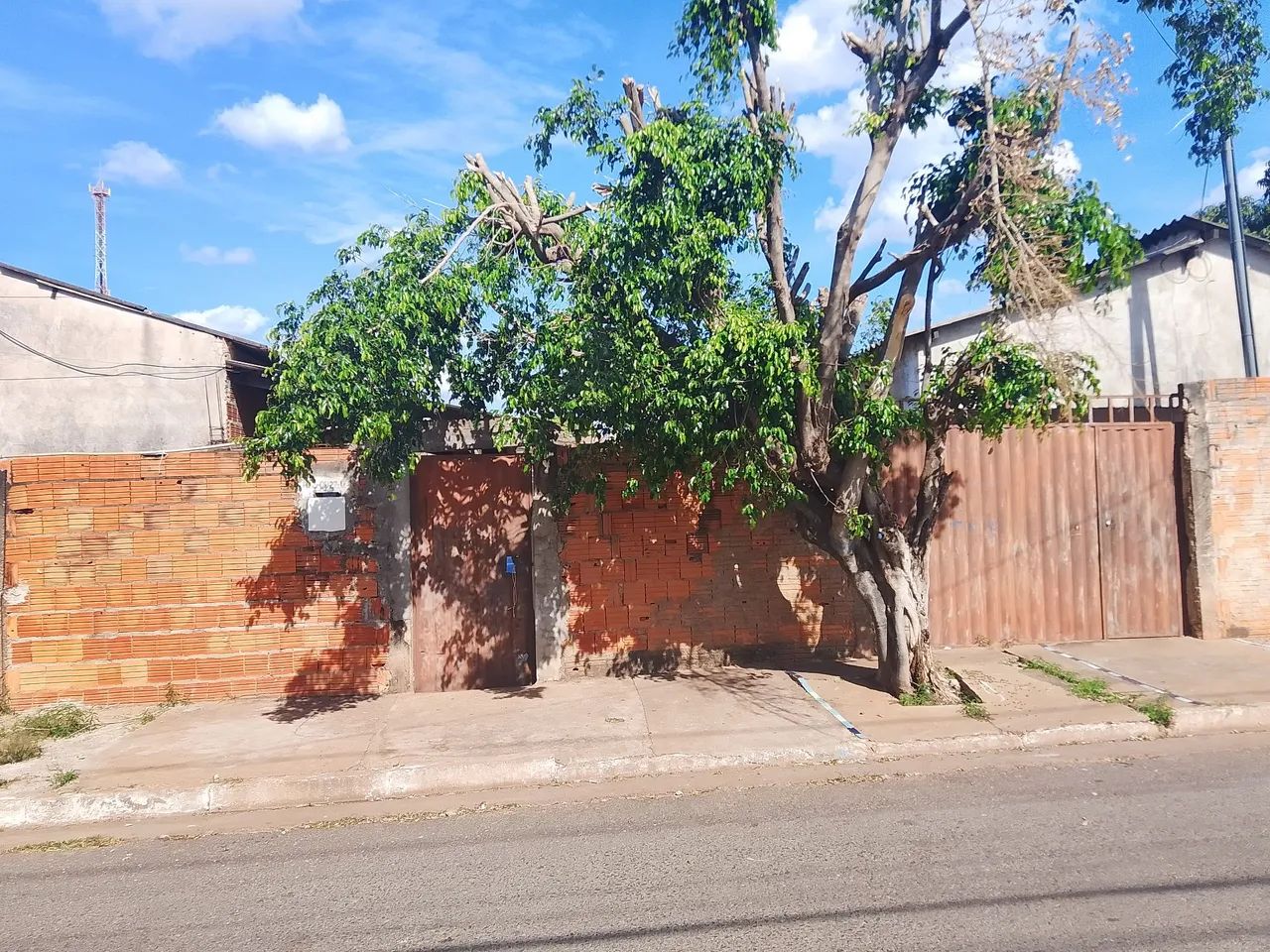 Casas com lote de esquina