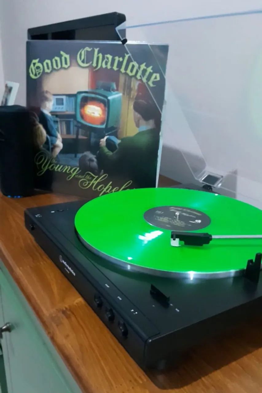 Good Charlotte - The Young and the Hopeless (Vinil) - Foto 2