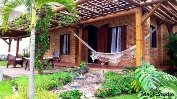 Casa exclusiva no Eusébio c/ 248m2 totalmente mobiliada 06 quartos 05 suites 06 banheiros 