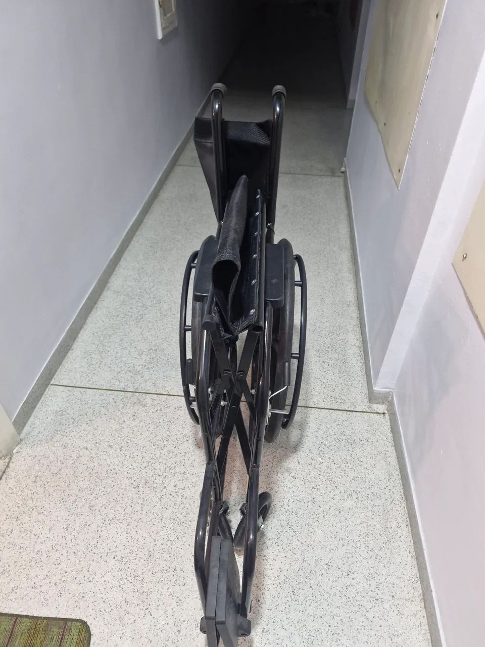 Cadeira de rodas dobrável com pneu maciço .Prolife  - Foto 6