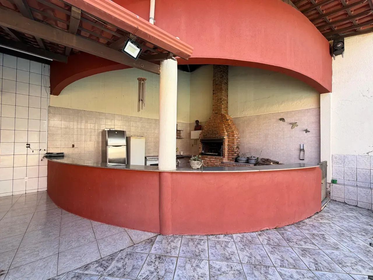 Casa com 4 quartos sendo 1 suíte 4 banheiros 2 vagas - Foto 5
