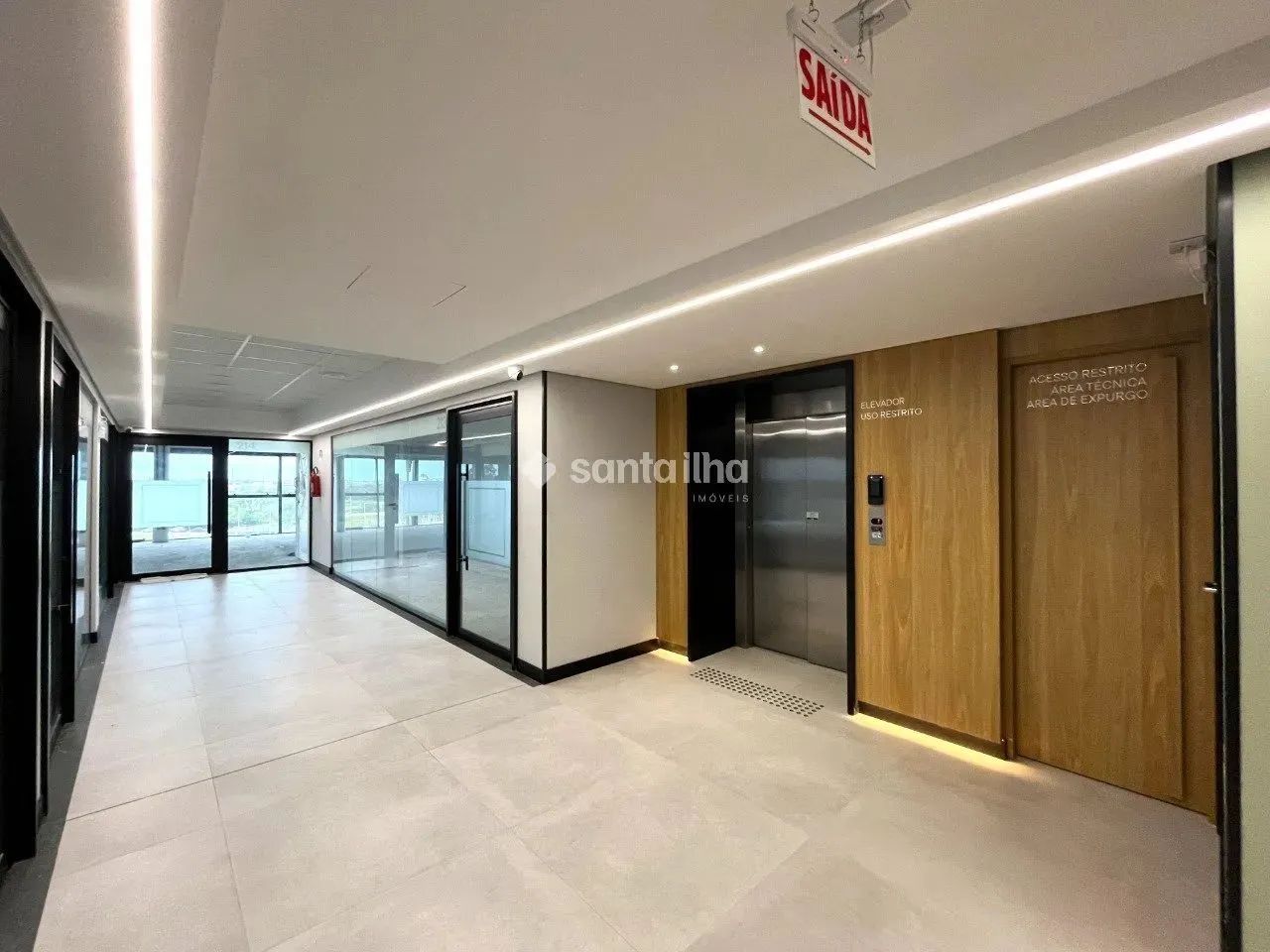 Sala para alugar, 130m² - Campeche - Florianópolis/SC - Foto 2