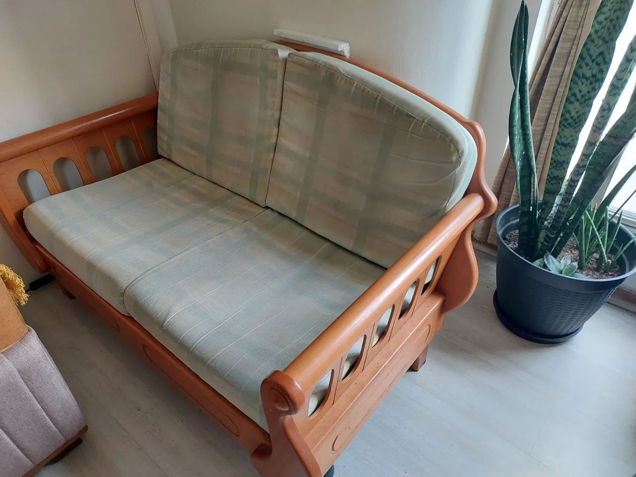 Sofá Elegante Madeira Maciça 470974790066524164