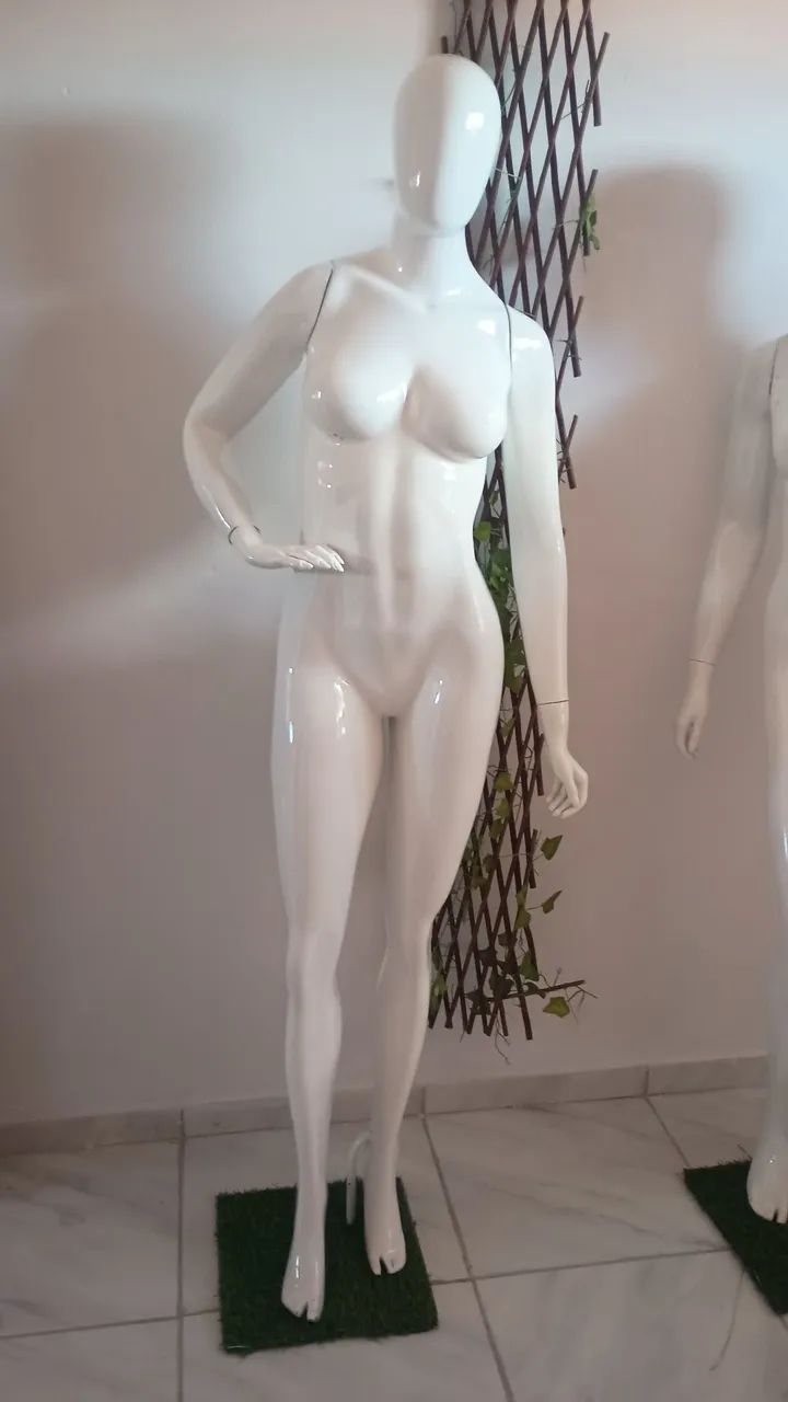 Vendo Manequim de Fibra 