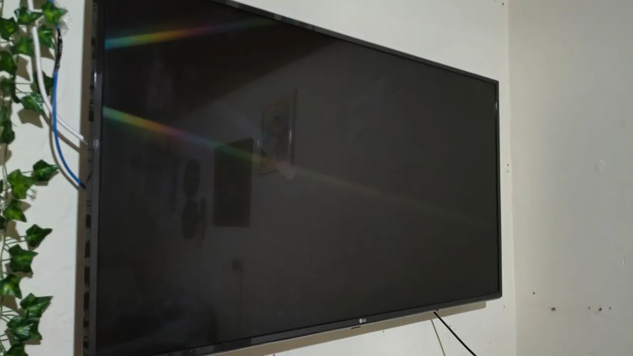 Vende-se tv com defeito
