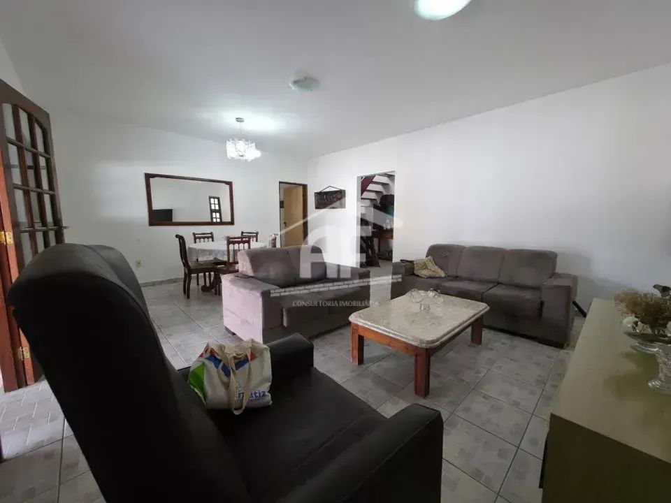 Ótima casa de 04 quartos (01 suíte) em terreno de 250m² no Petrópolis - Foto 3