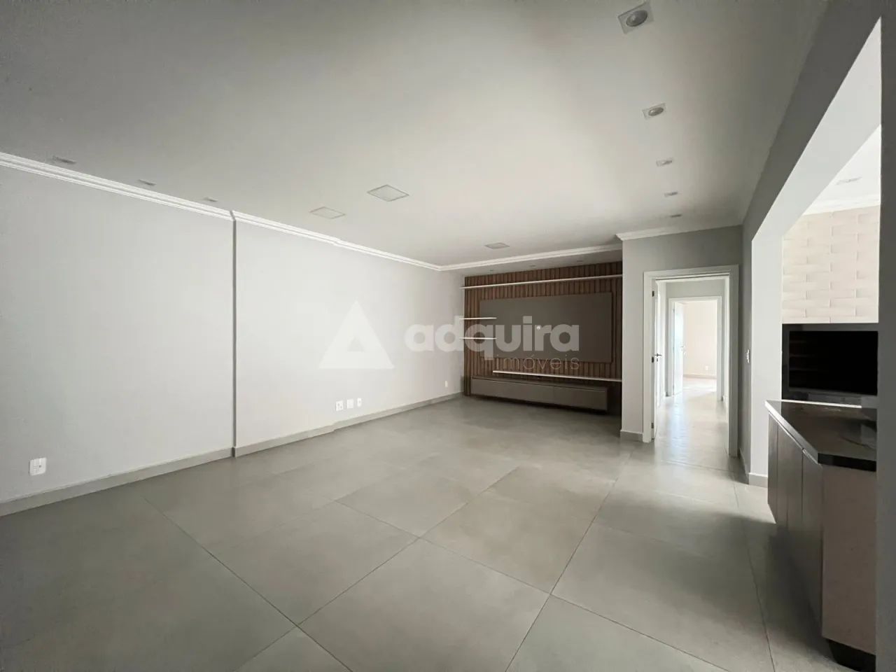 Apartamento com 3 Quartos, 1 Suite, 2 Vagas, 213 m², Uvaranas - Foto 2