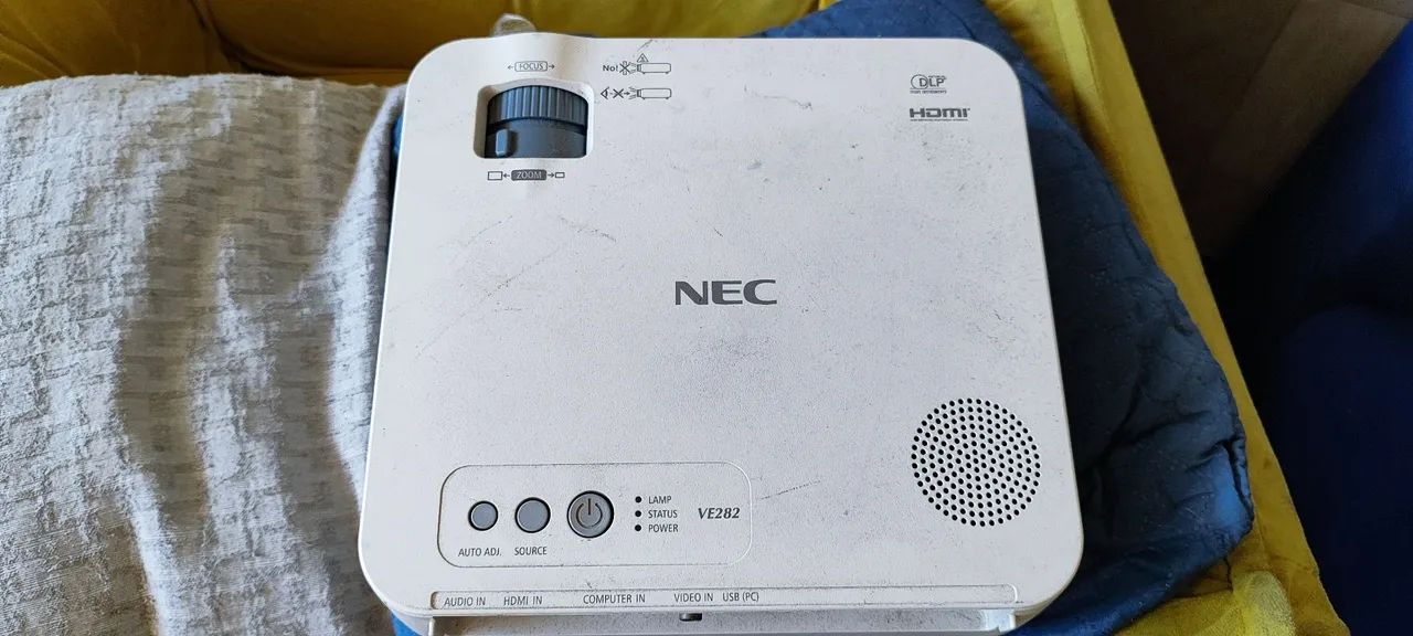 Projetor NEC VE282 