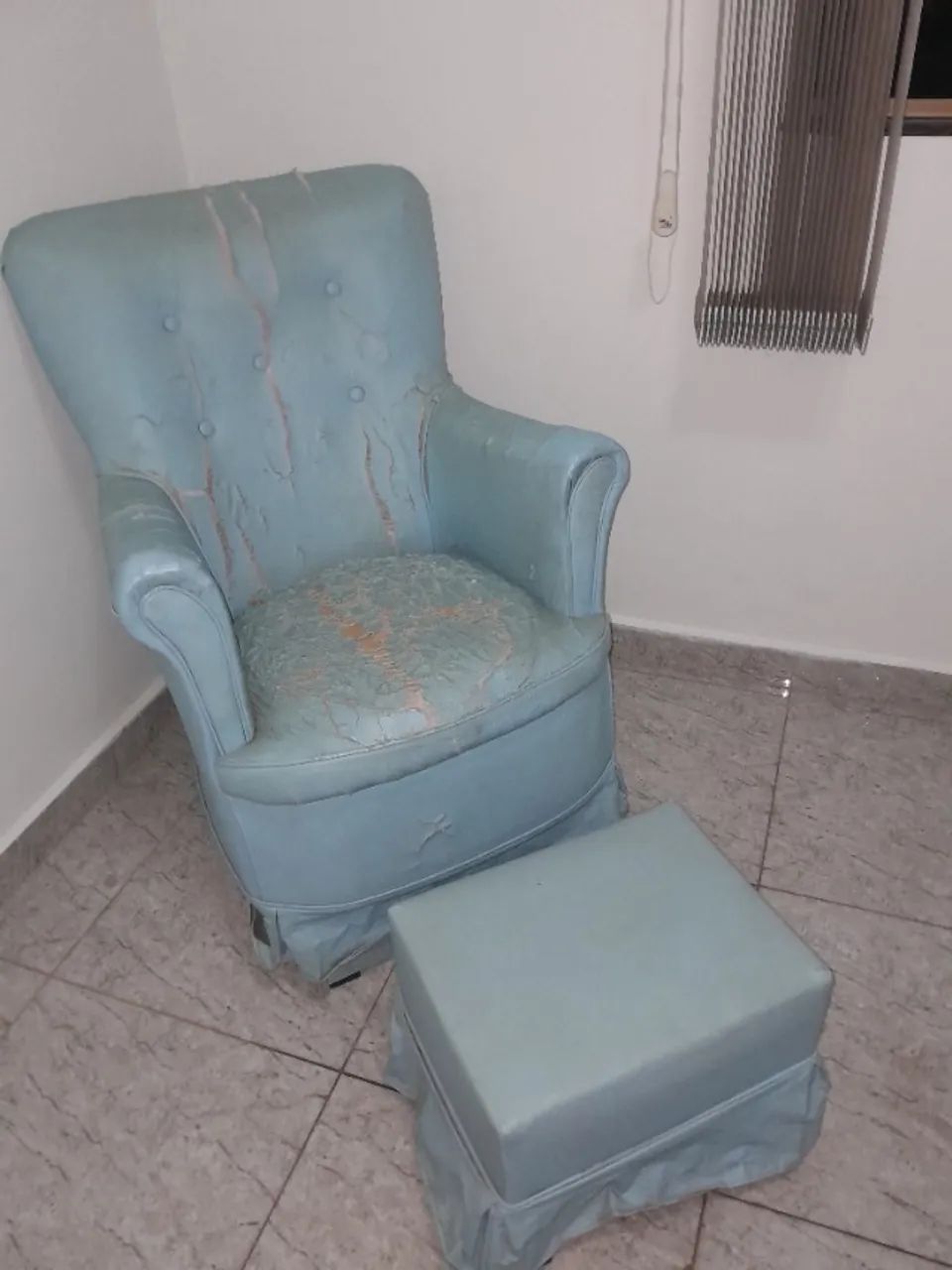Poltrona p/ amamentação e puff - Foto 3
