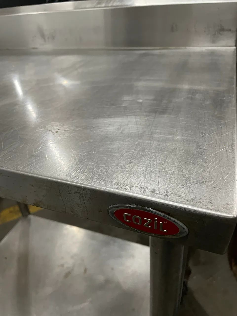 Bancada inox Cozil 80 X 50 com espelho e rodízio  - Foto 2