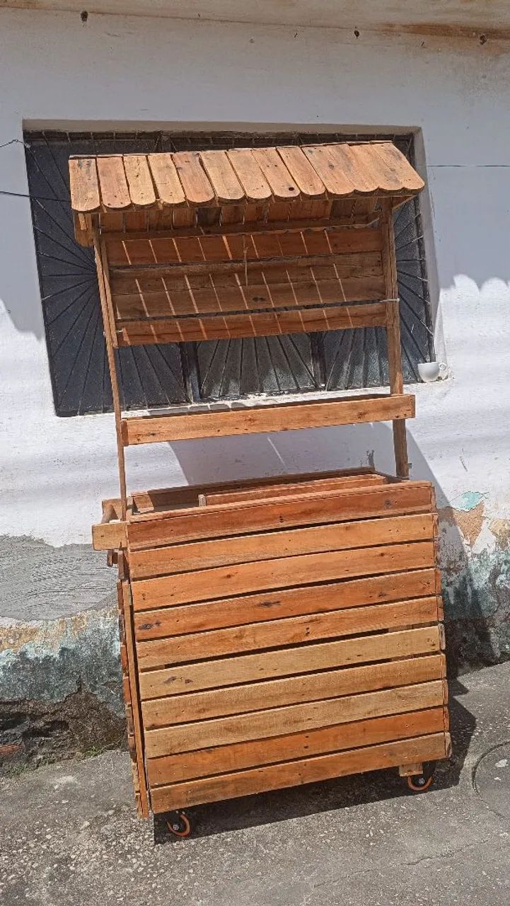 Expositor carrinho móvel de madeira 