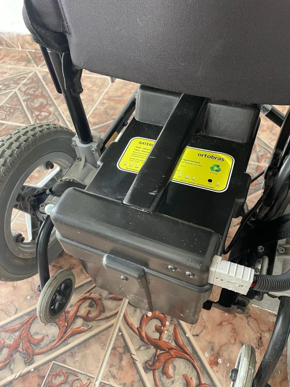 Vendo Cadeira de Rodas elétrica 