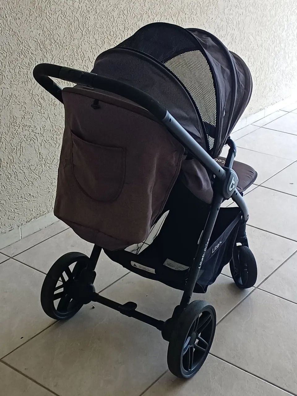 Vende-se  carinho de bebê 
