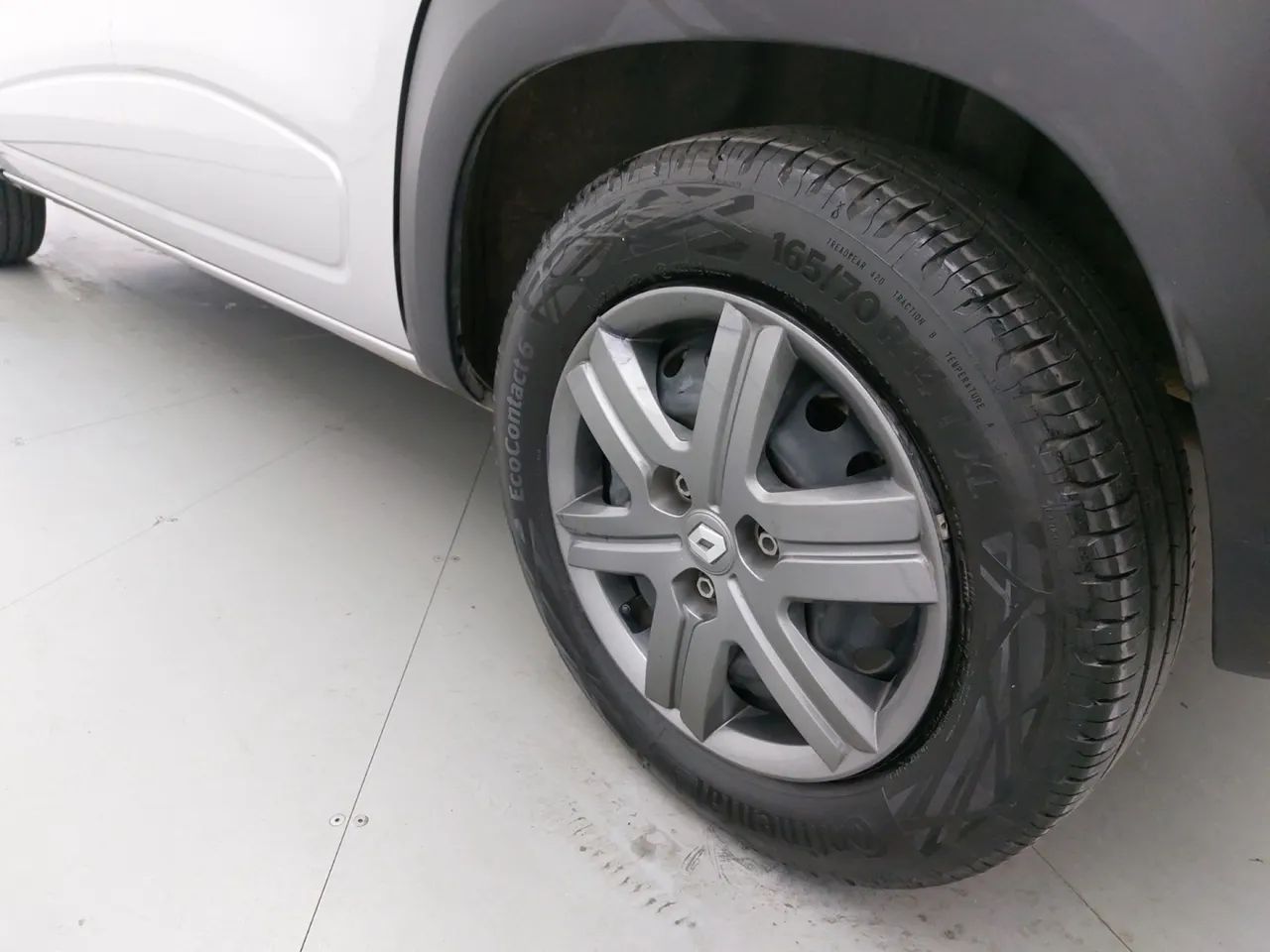 Renault Kwid 1.0 Zen, foto 12 de 18