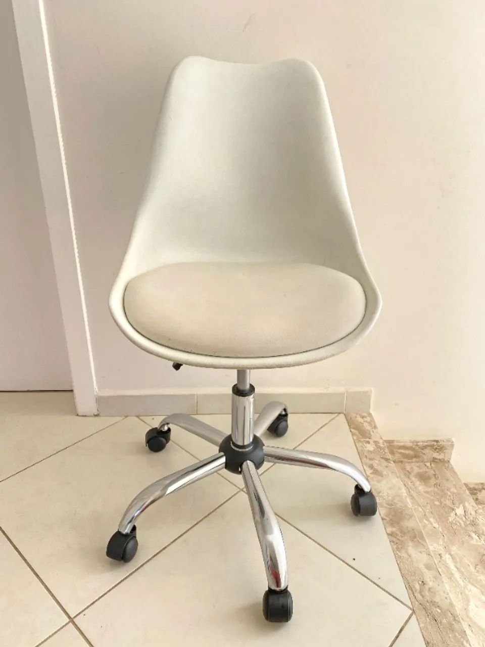 Cadeira Office Eames Moderna Rodinhas