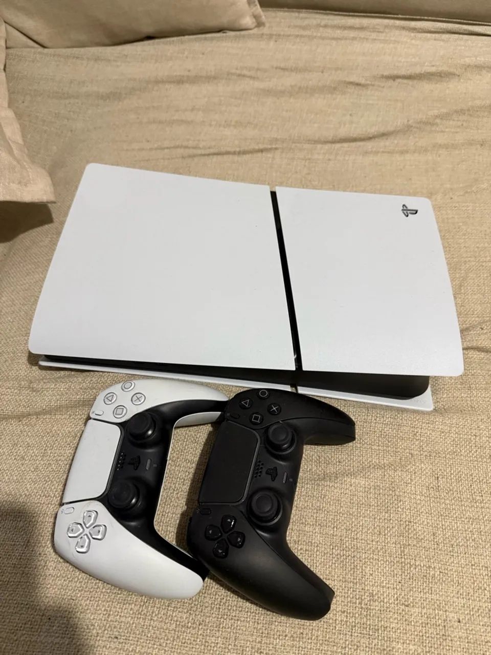 Vendo ps5 +2 controles+Head - Foto 4