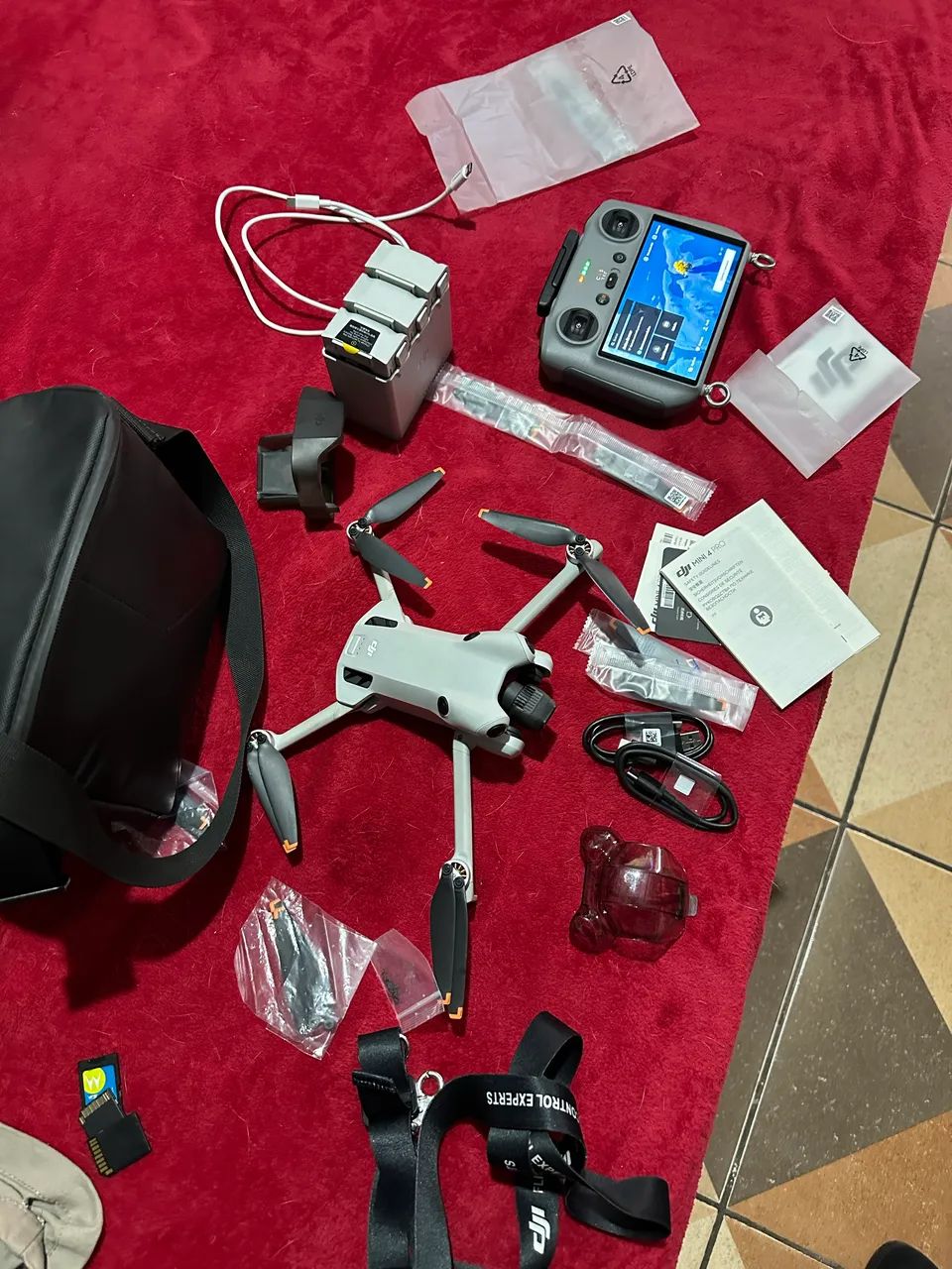 Drone DJI MINI 4 pro COMBO FLY MORE - Foto 2