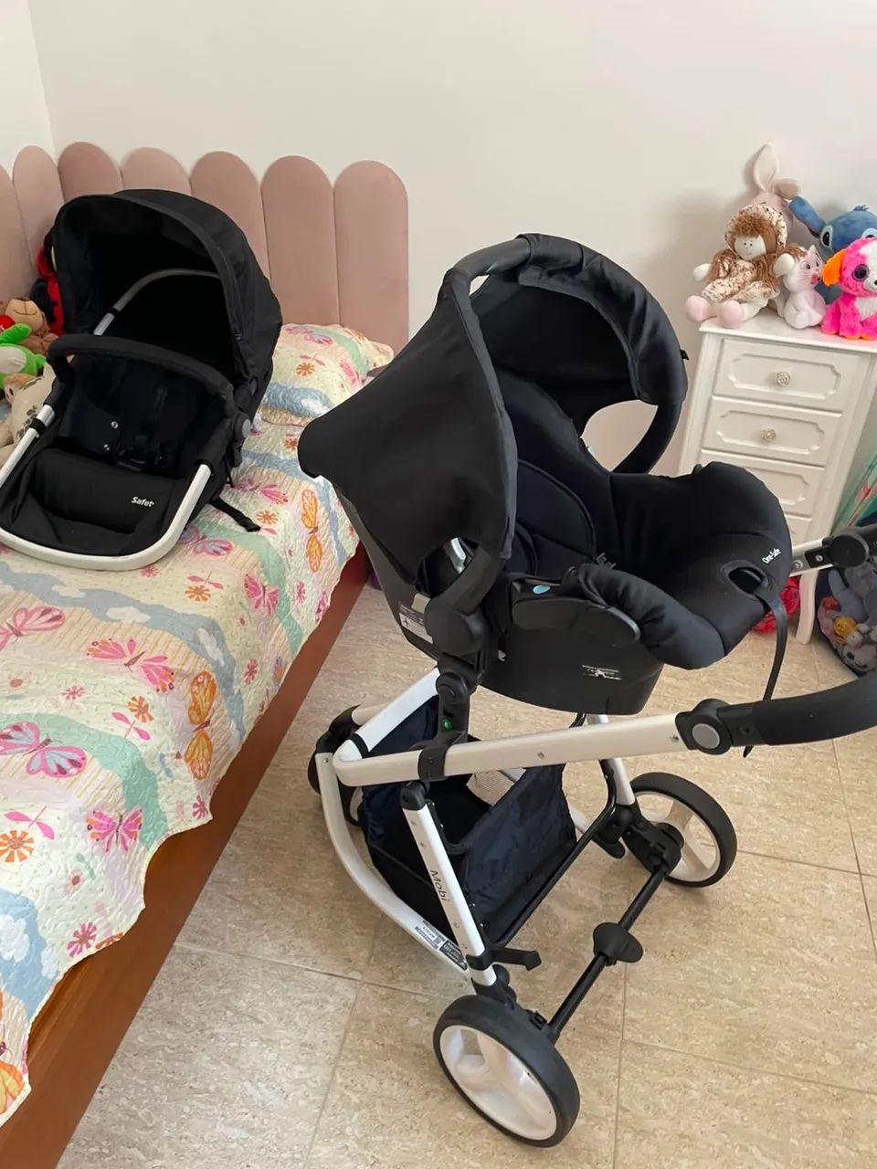 Carrinho + bebê conforto com base Mobi Safety 1st