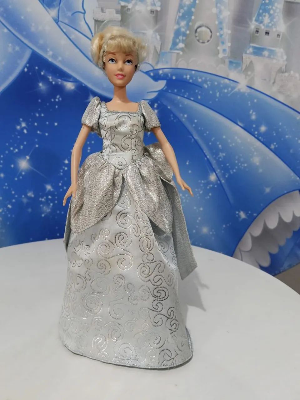 Boneca Cinderela, coleção Princesas