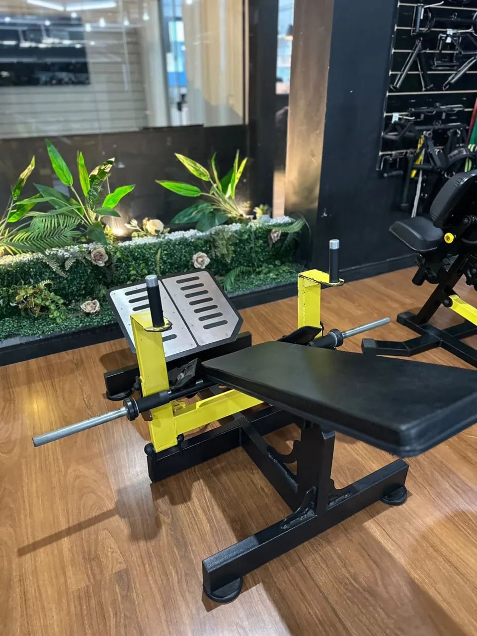 ELEVAÇÃO PÉLVICA / HIP THRUST PROFISSIONAL