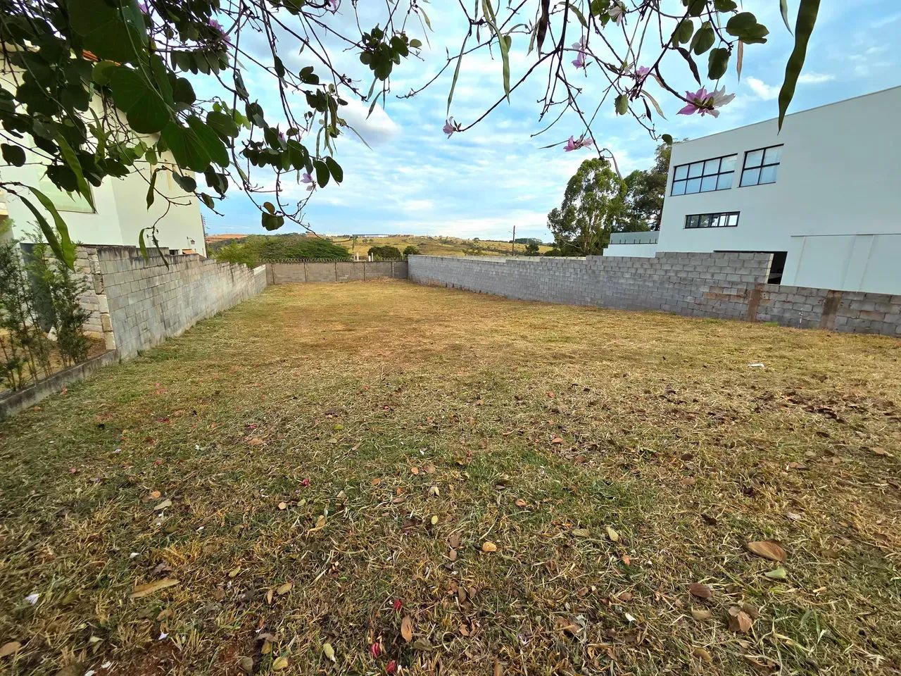 Oportunidade: Lote em condomínio fechado com com 594m² - Foto 5