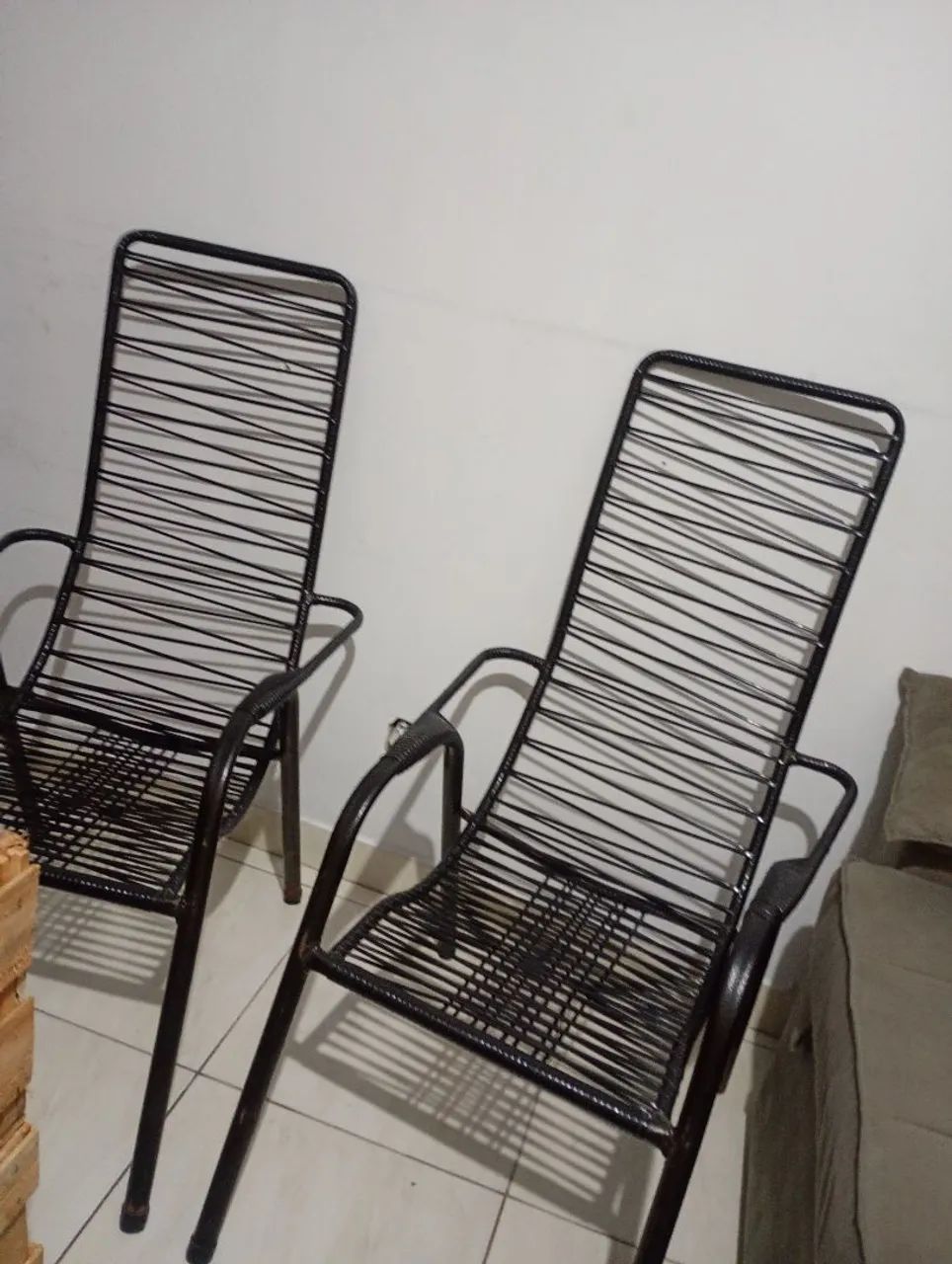 cadeira de fio | R$110 cada uma 