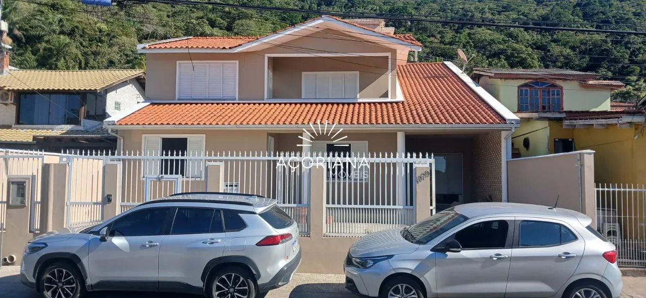 Casa Semi-Mobiliada 5 Quartos, 2 Suítes e 300m da Praia - Morro das Pedras